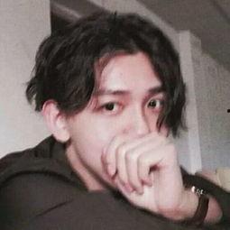 娱乐吃瓜头像男真人,真人生吃瓜头像背后的男星故事