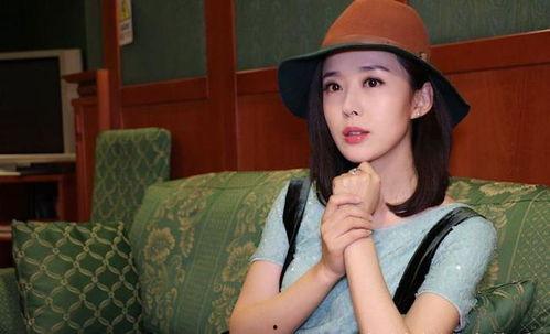 娱乐吃瓜女艺人喜欢显摆,揭秘娱乐圈“吃瓜女艺人”的显摆人生